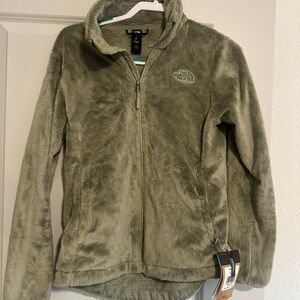Green fleece fuzzy north face sweater